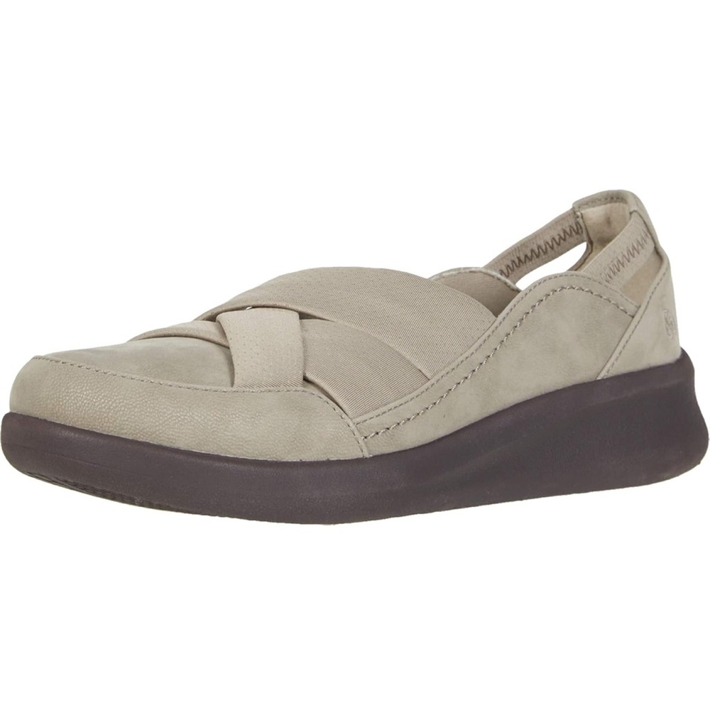 Clarks Cream Flats Moccasin-Style Loafers